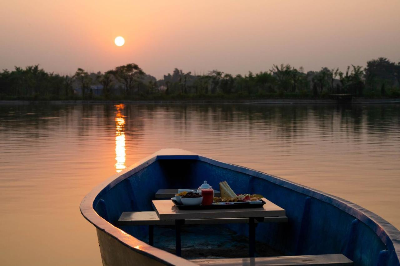 Lumbini Palace Resort ภายนอก รูปภาพ