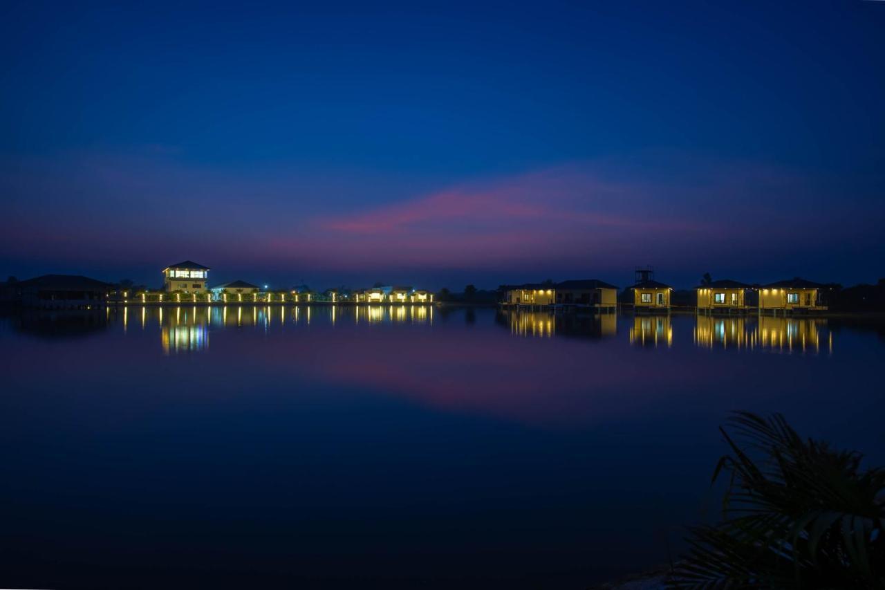 Lumbini Palace Resort ภายนอก รูปภาพ