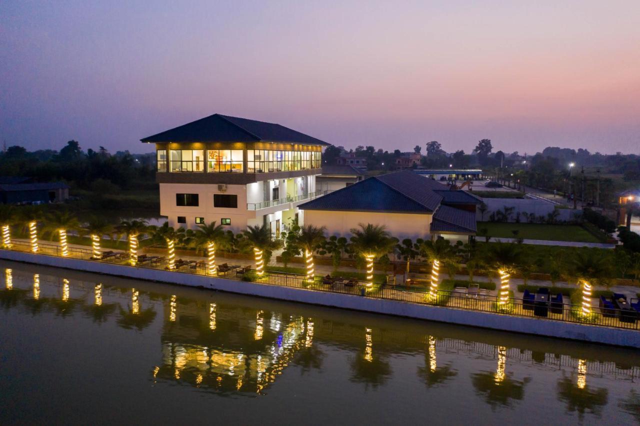 Lumbini Palace Resort ภายนอก รูปภาพ