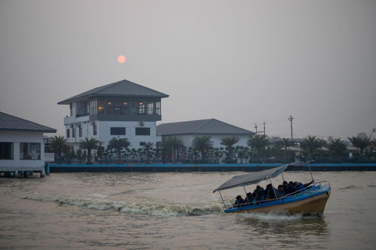 Lumbini Palace Resort ภายนอก รูปภาพ