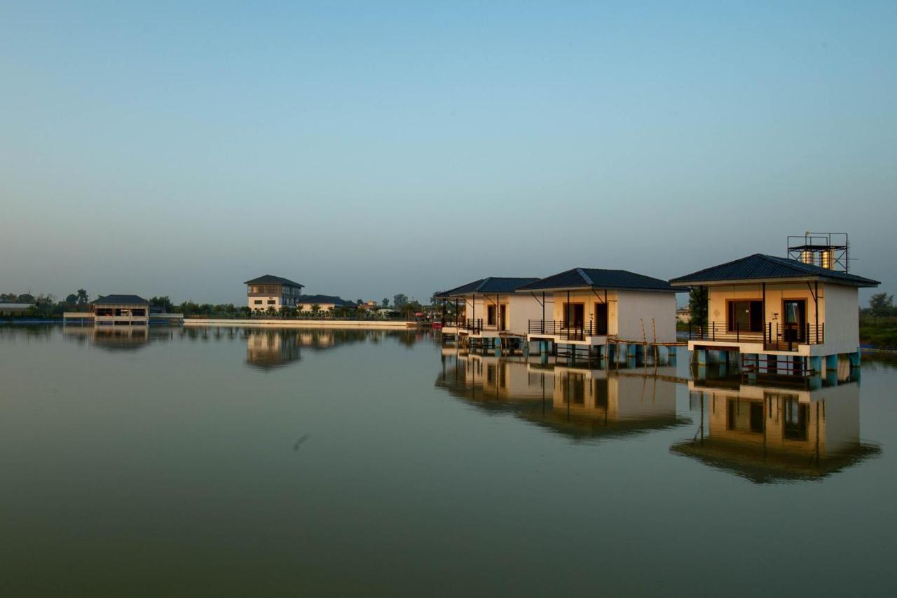 Lumbini Palace Resort ภายนอก รูปภาพ