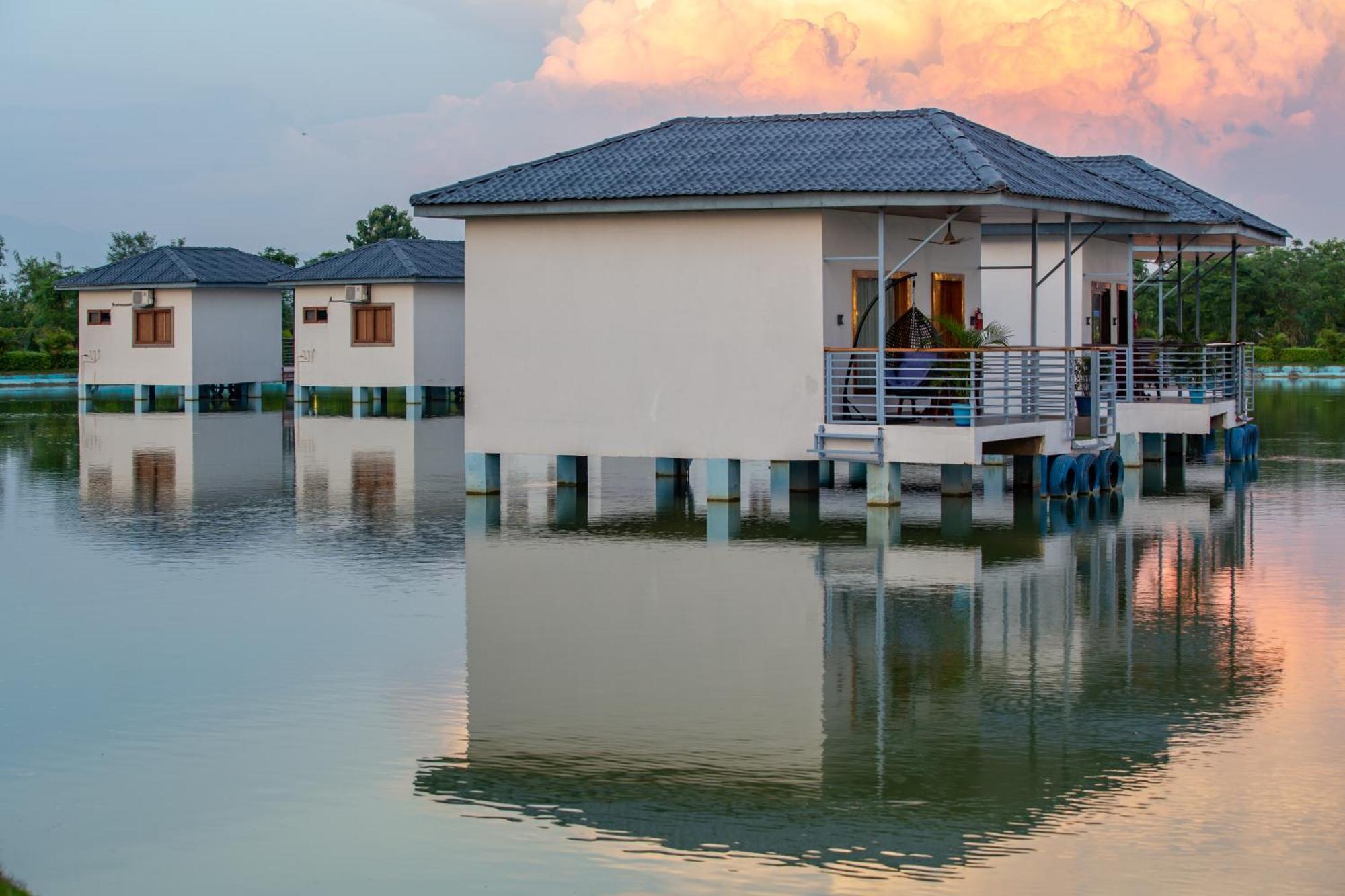 Lumbini Palace Resort ภายนอก รูปภาพ